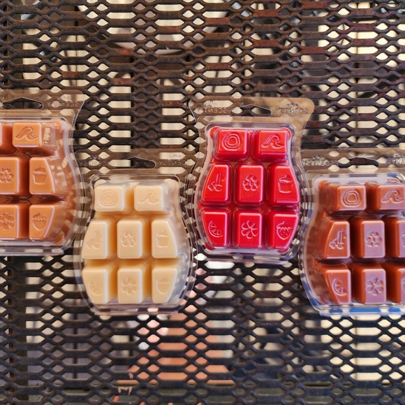 4 Scentsy Wax Bars Scent-Spirations. Candy Cane, Caramel & Gingerbread Butter - Picture 2 of 6